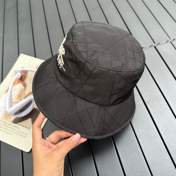 Dior fisherman hat